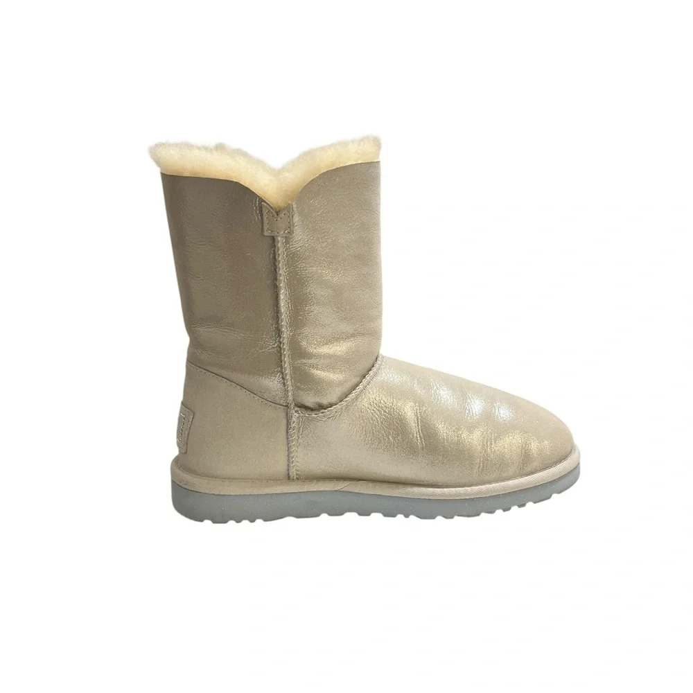 UGG Bailey Button Bling Boots Size 8